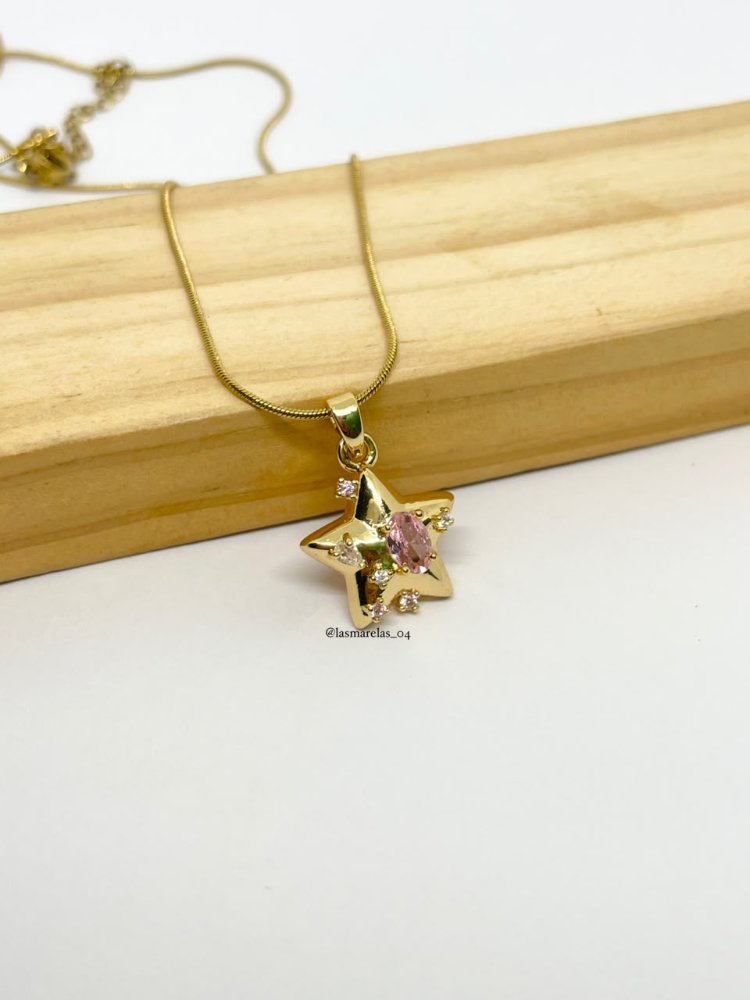 Cadena de estrellas rosada