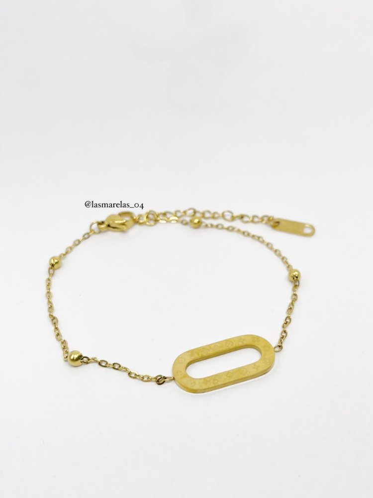 Pulsera de con ovalo en el centro