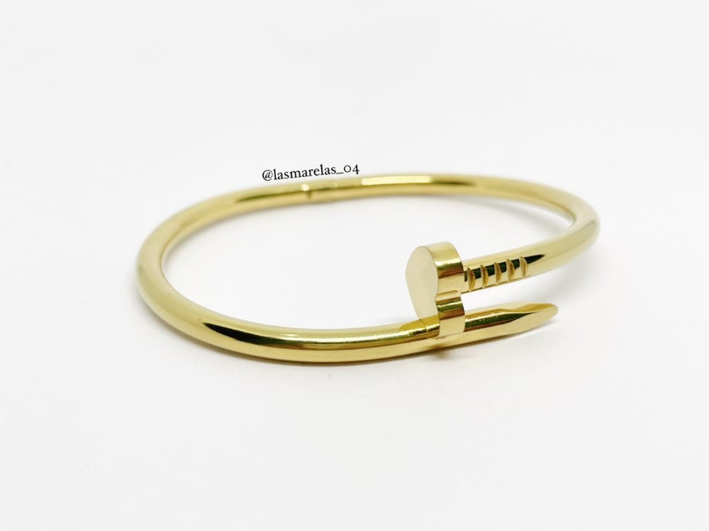 Pulsera tipo clavo de corazon