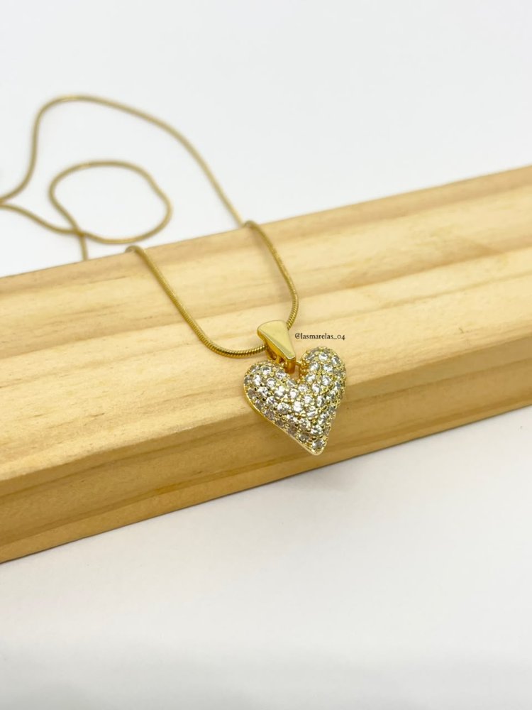 Cadena corazon con piedras