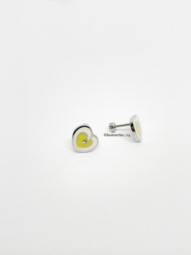 Aritos de tapon de rosca corazon amarillo