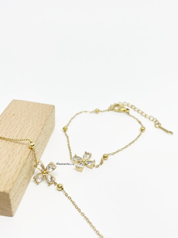 Pulsera de flor de piedras