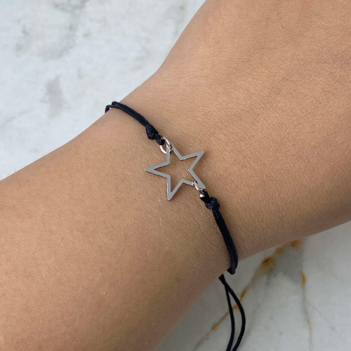 Pulsera de hilo regulable con dije estrella - Negra