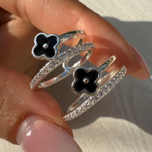 Anillo Teu con Trébol- Negro