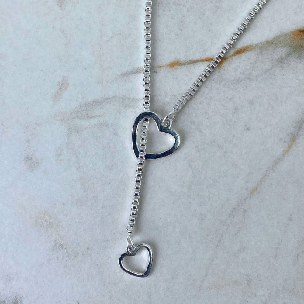 Collar corbatero veneciana doble corazón- acero blanco