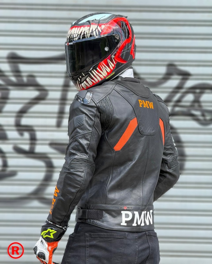 CHAQUETA CON PROTECCION DEPORTIVA NEGRA PMW CUERO