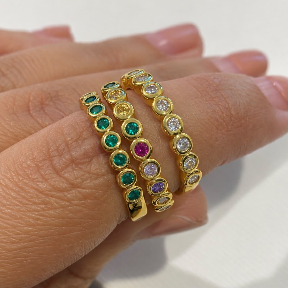 Anillo dorado sencillo zircones redondos blanco, verde o multicolor graduable - 653