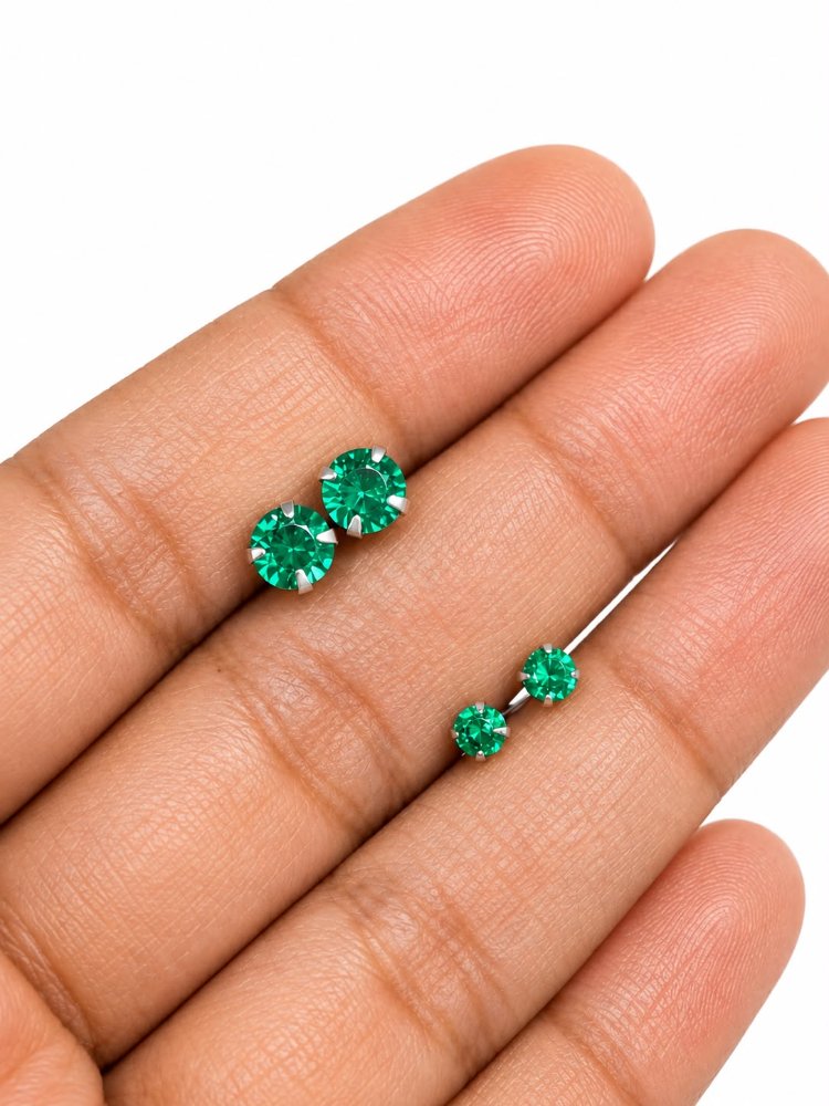 Aretes punto de luz zircón verde - 1521