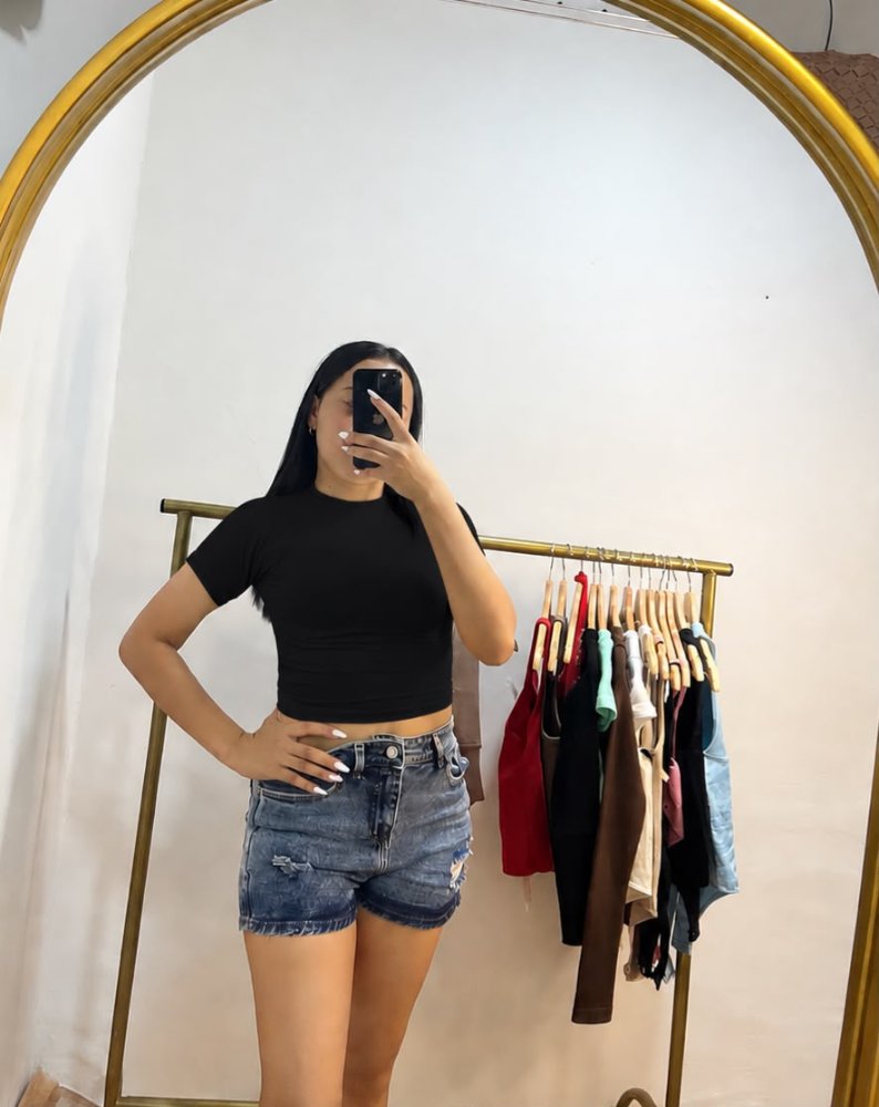 3256-N BLUSA BASICA  NEGRA