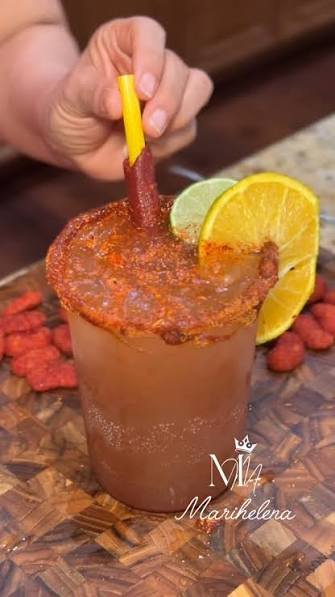 coctel tajin y camoy (vodka)