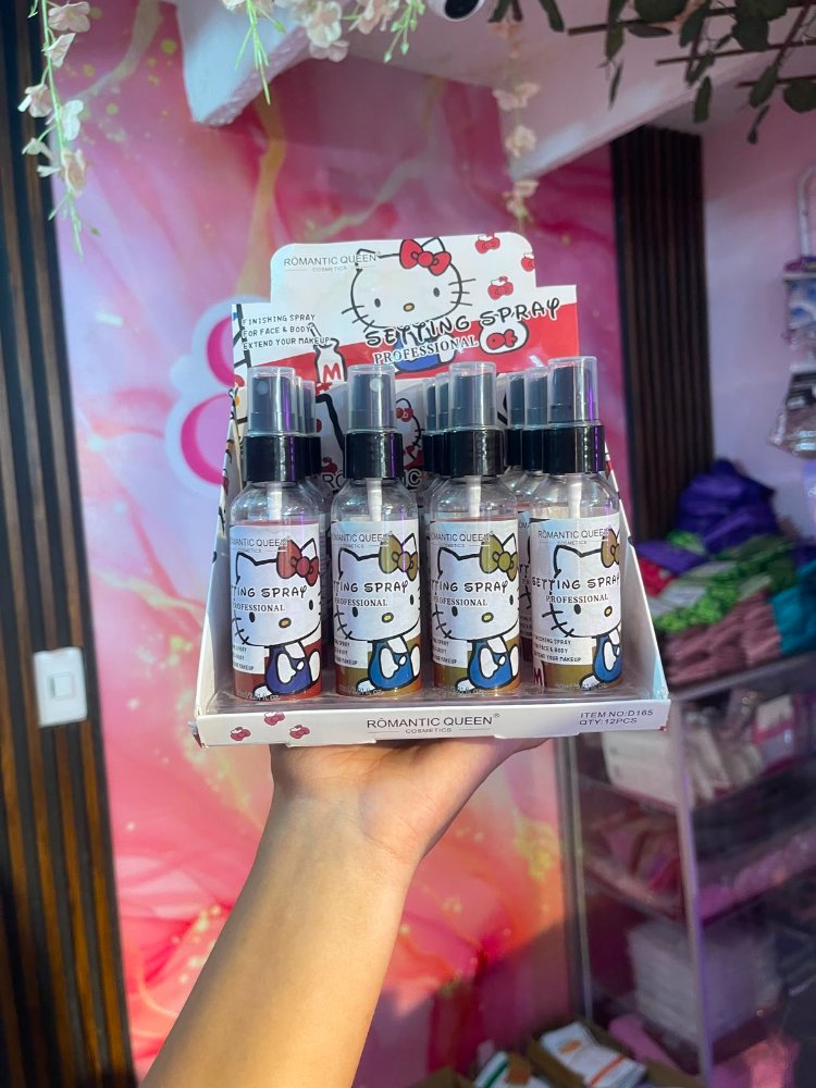 FIJADOR DE MAQUILLAJE DE HELLO KITTY