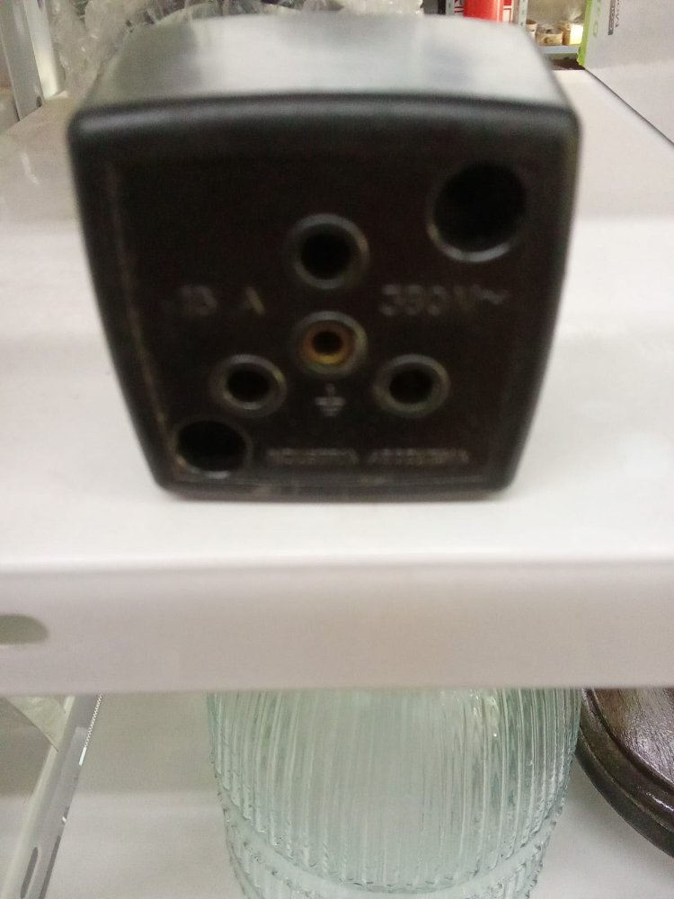 TOMA INDUTRIAL 16 AMP X 380 V