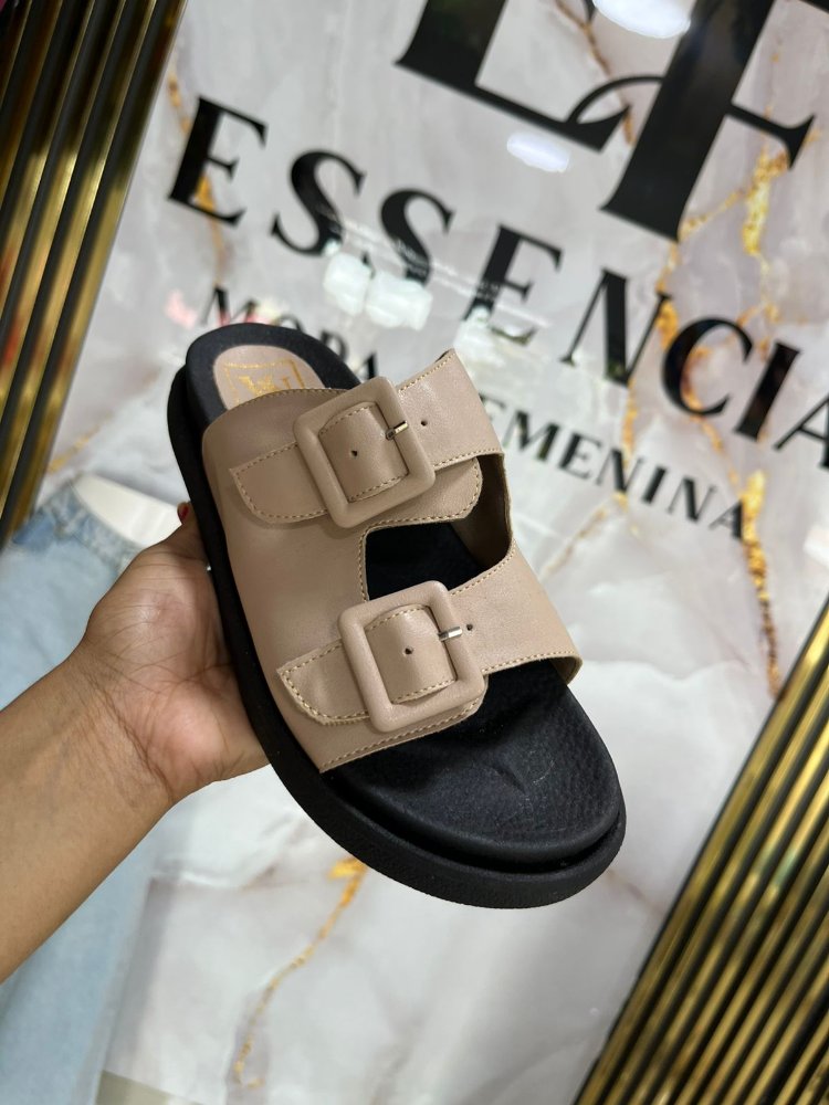 SANDALIAS BEIGE Y BLANCAS