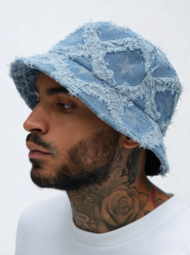 Piluso de jeans con diseño de estrellas