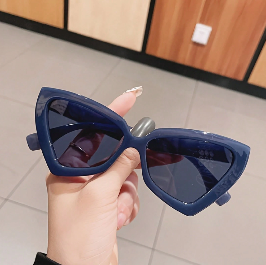 Lentes Venus Noir con marco azul triangular
