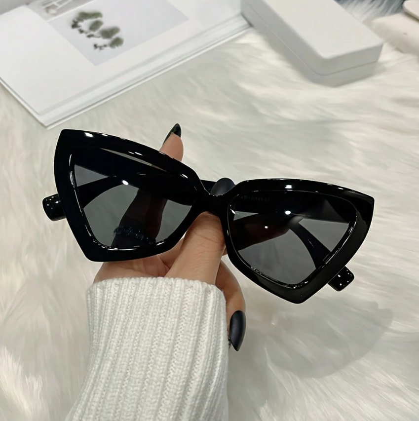 Lentes Venus Noir con marco negro triangular