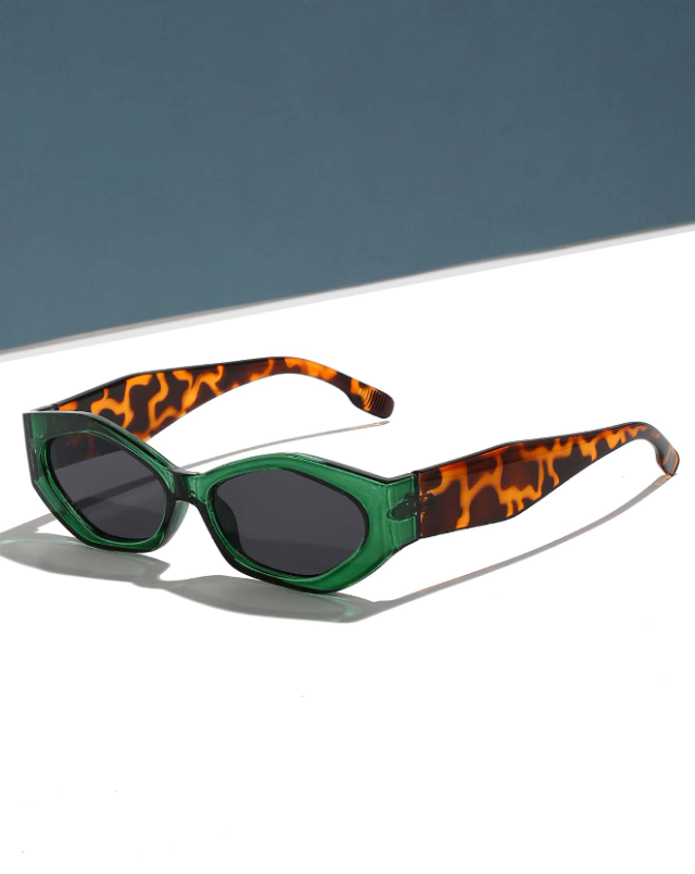 Lentes de sol verdes con marco animal print