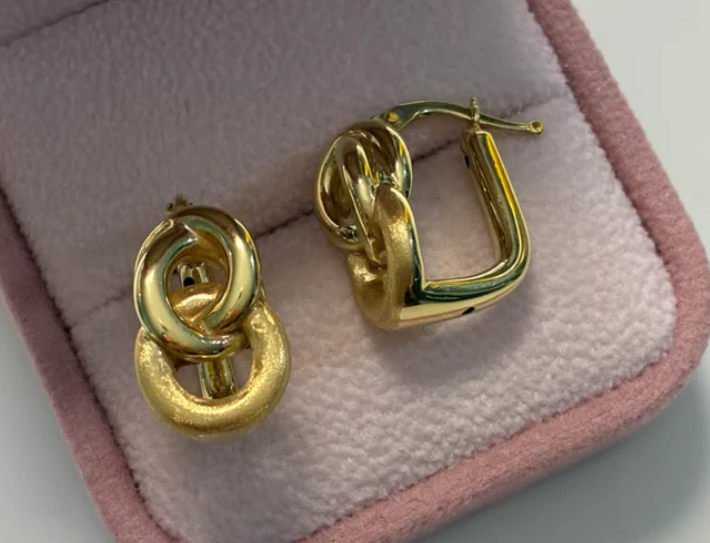 CANDONGAS CUADRADAS DISEÑO ESLABON 1.3CM ORO AMARILLO ITALY 18K - 2,7GR