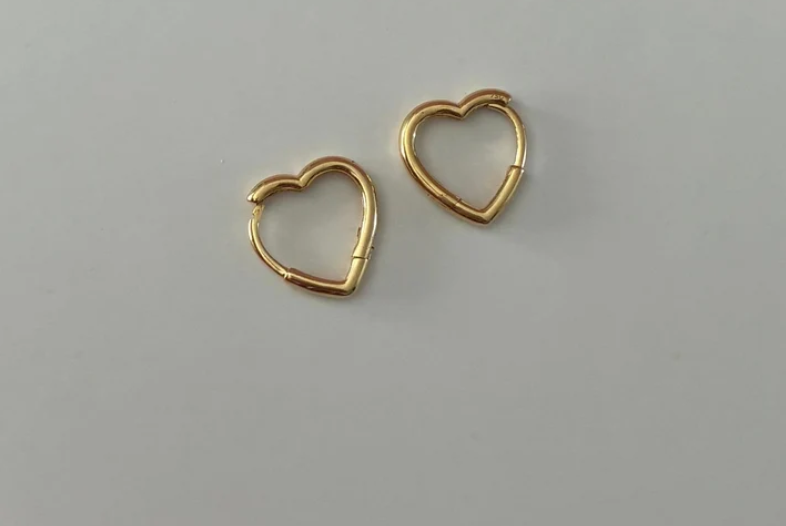 CANDONGAS CLIC CORAZON LISAS 0,9CM ORO AMARILLO ITALY 18K - 1,97GR