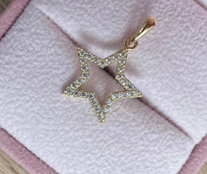 DIJE ESTRELLA SILUETA PIEDRAS BLANCAS 2,3CM ORO AMARILLO COL 18K - 0,93GR
