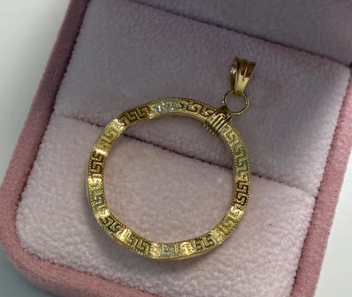 DIJE ONDULADO DISEÑO MEDUSA 2.4CM ORO AMARILLO ITALY 18K - 1,1GR