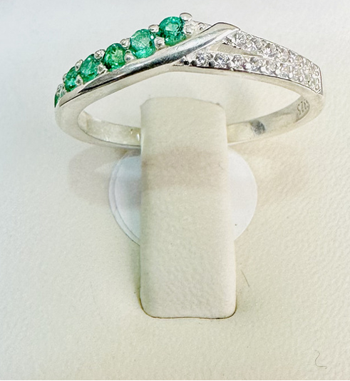 ANILLO Plata y esmeraldas talla: todas