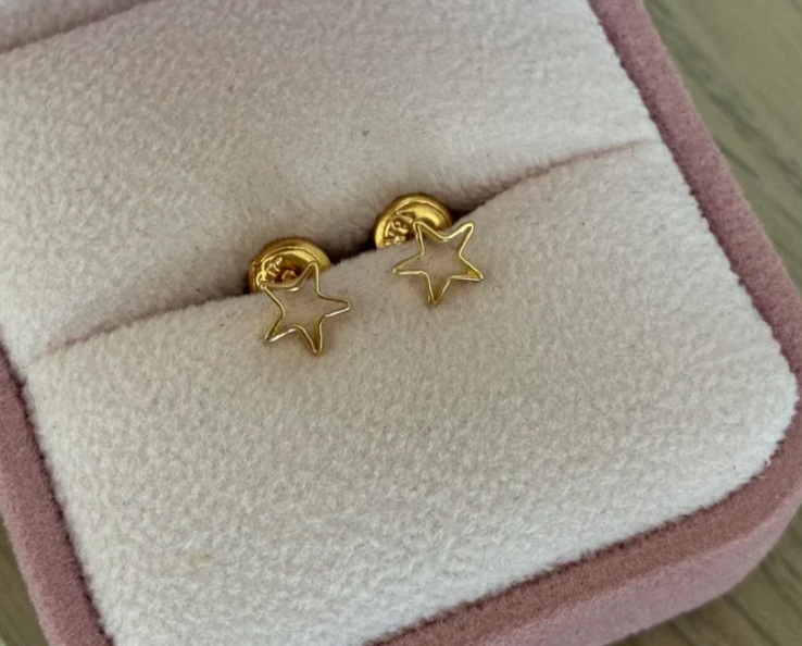 TOPOS SILUETA DE ESTRELLA 5.5MM ORO AMARILLO COL 18K - 0,57GR