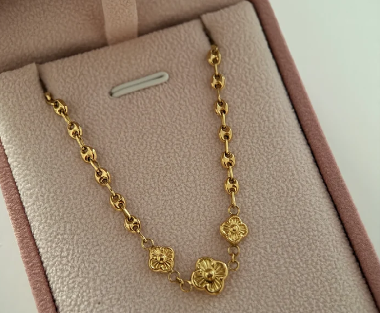 PULSERA GRANO DE CAFÉ 3MM + TRES TREBOLES ORO AMARILLO COL 18K 20CM - 2,39GR