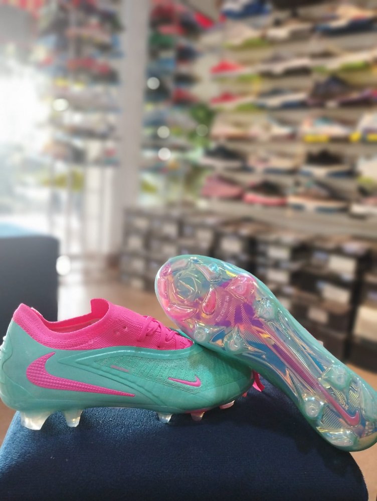 NIKE PHANTON 42