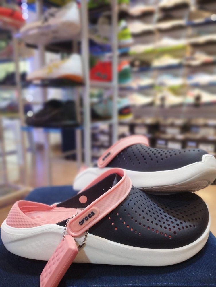 CROCS ROSA 38