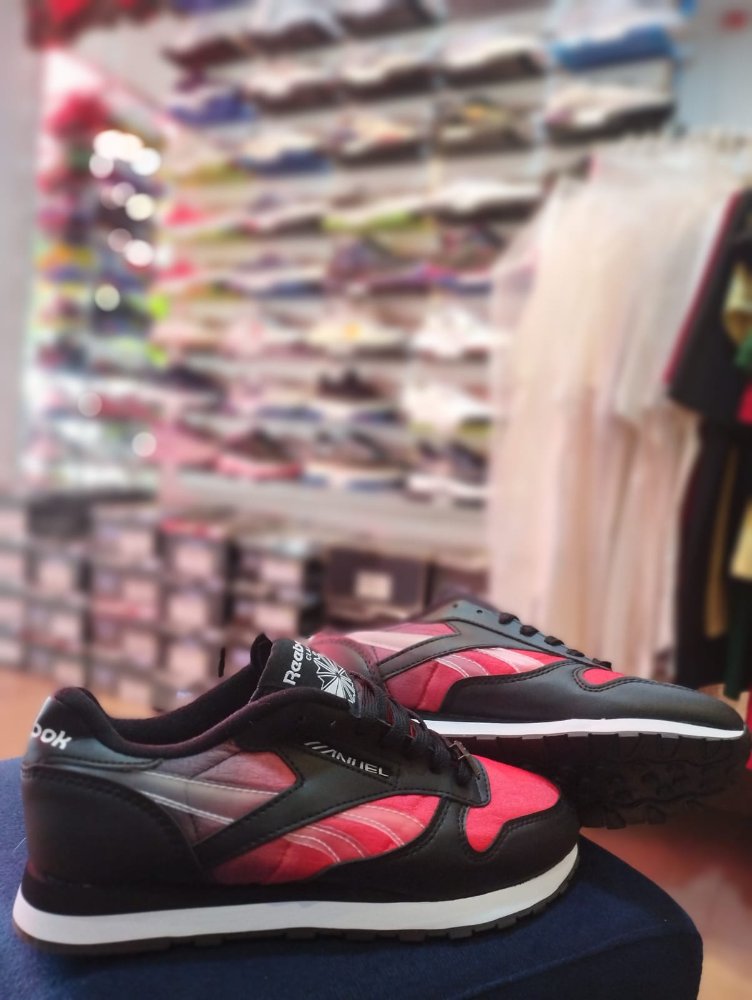 REEBOK CLASSIC 41
