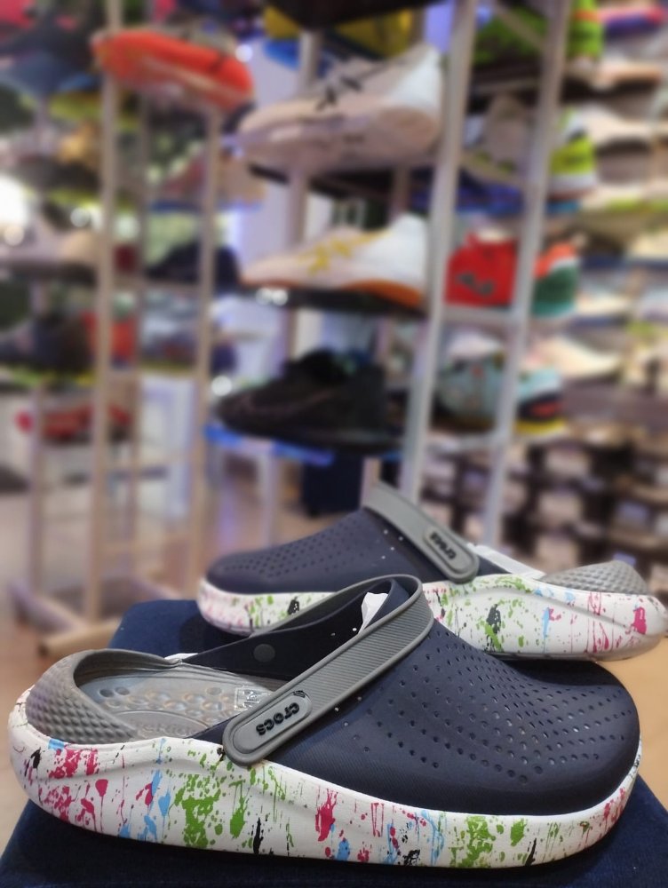 CROCS AZUL OSCURO  45