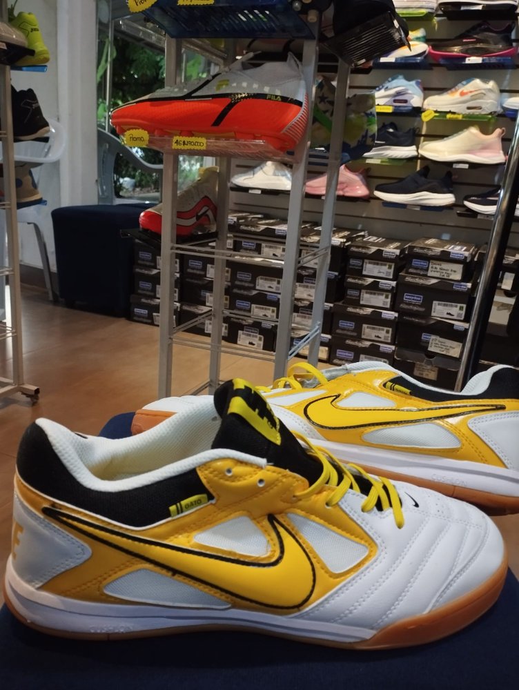 NIKE GATO 45