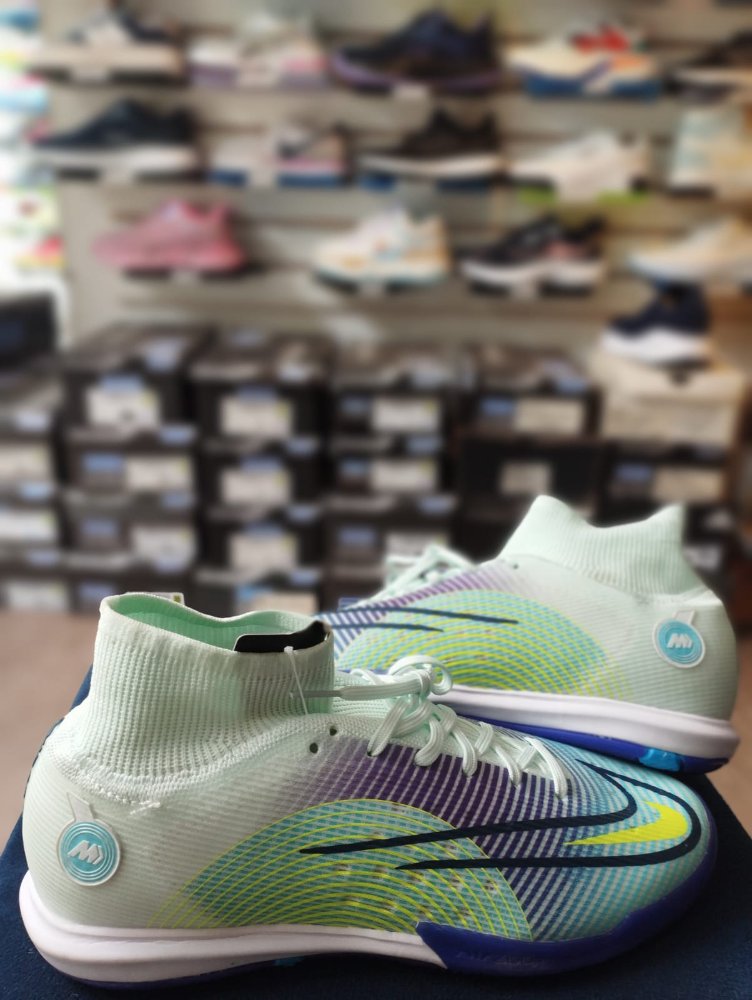 NIKE CR7. 41