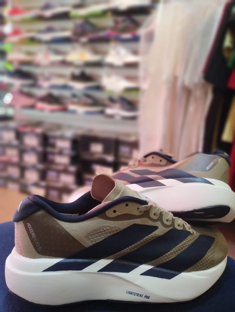ADIDAS ADIZERO 40
