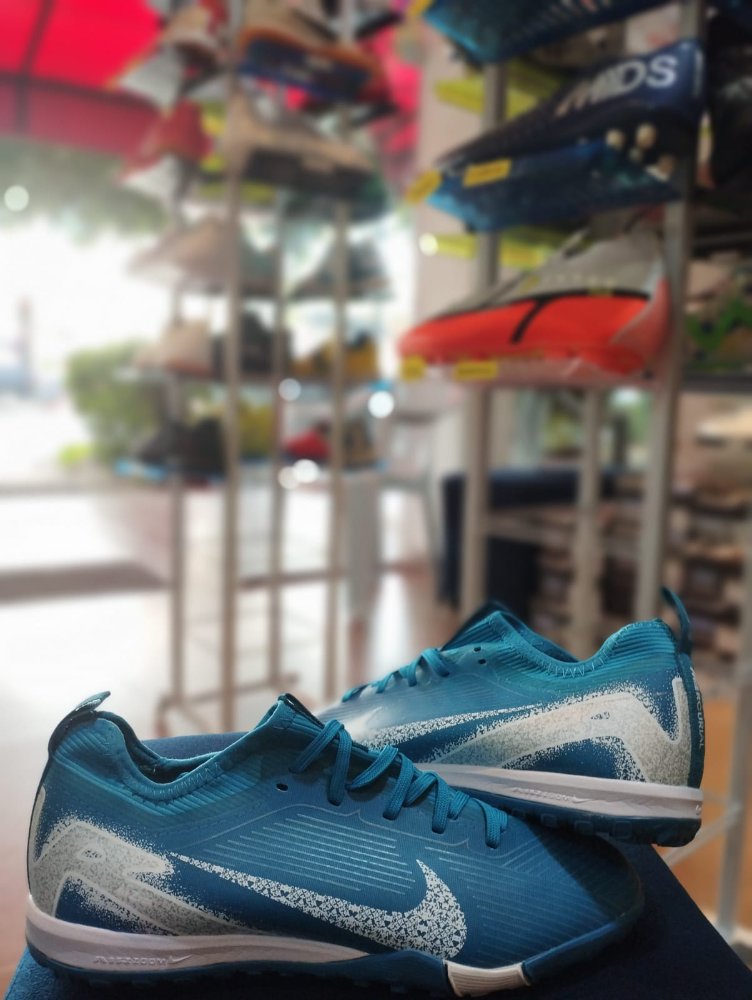 NIKE FLYKIT 40