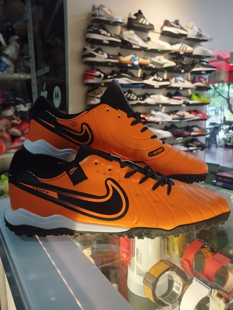 NIKE TIEMPO NARANJA 43