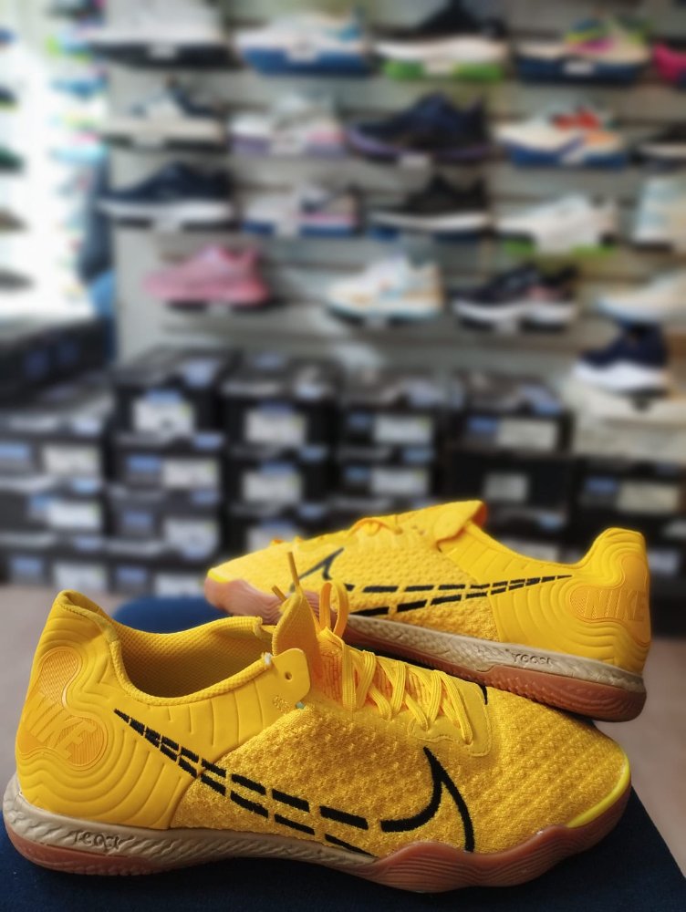 NIKE GATO A. 45