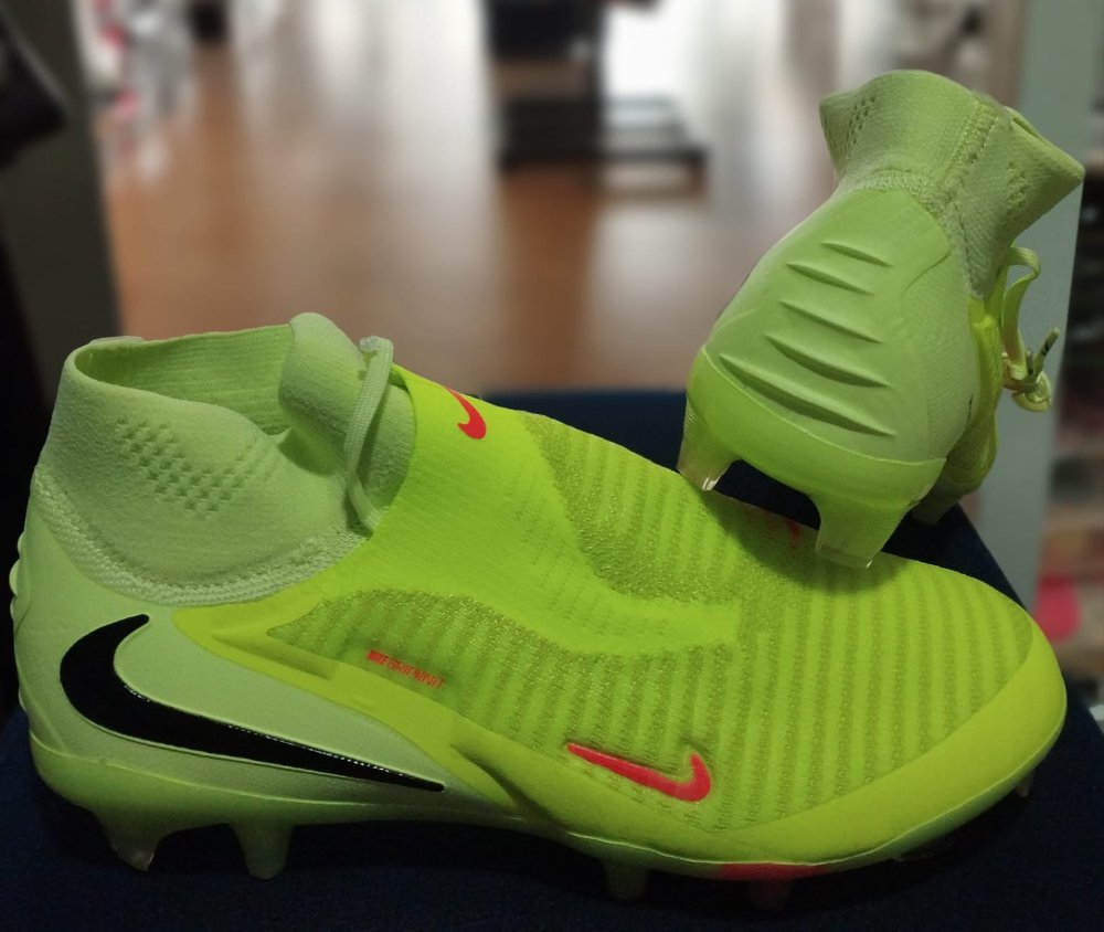GUAYOS NIKE PHANTOM  42