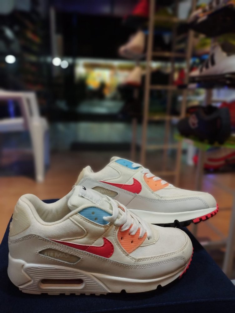NIKE AIR MAX N. 38