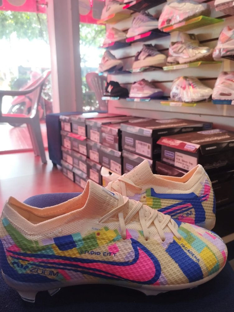 NIKE STUDIO CITY 34