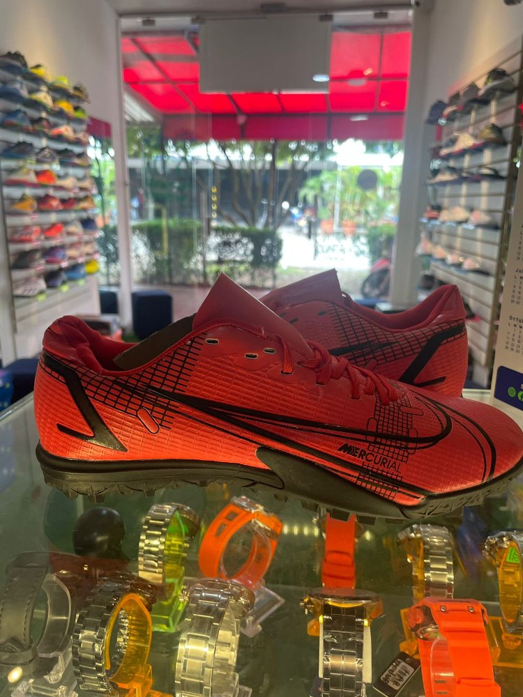 NIKE MERCURIAL ROJO 39