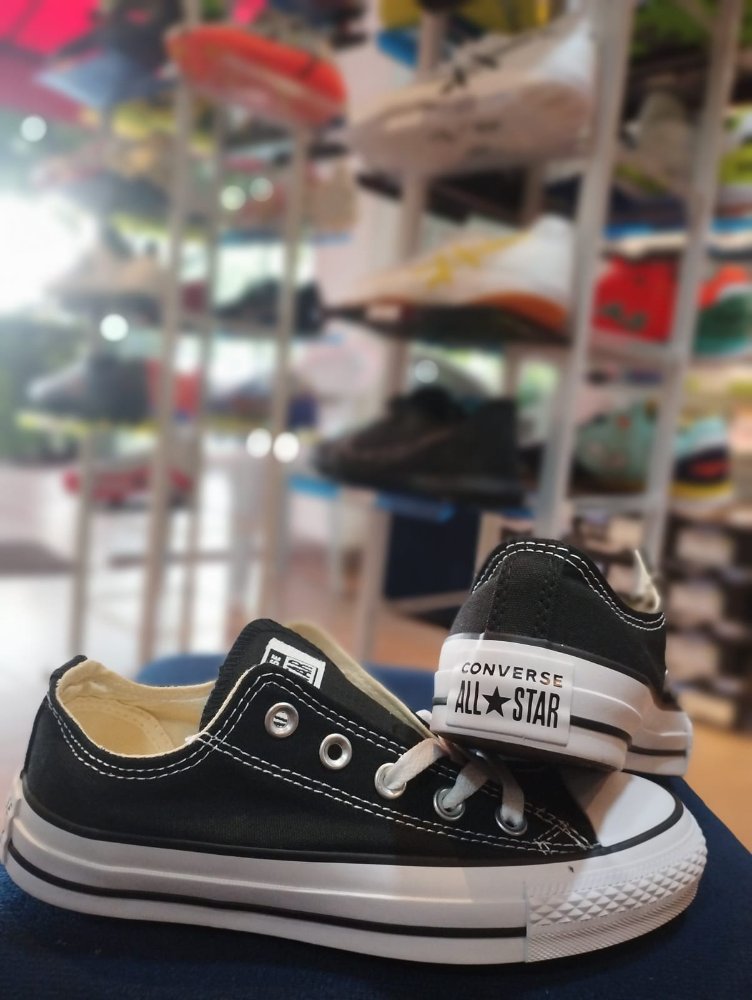CONVERSE NEGRAS 39