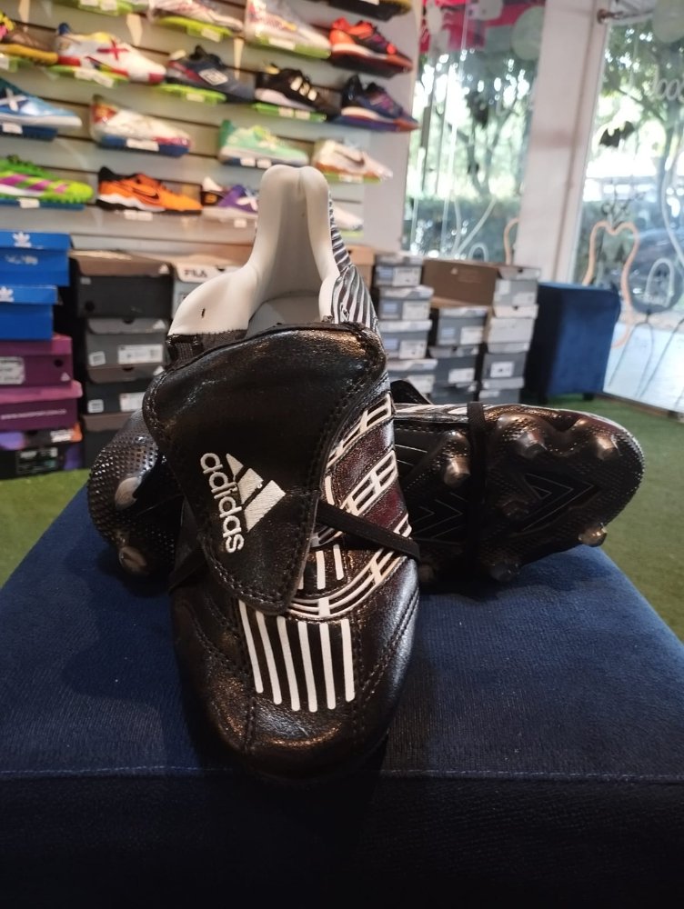 GUAYOS ADIDAS NEGRAS 41