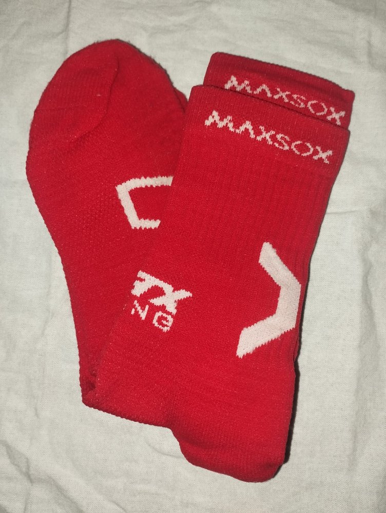 MEDIAS MAX ROJAS CORTAS