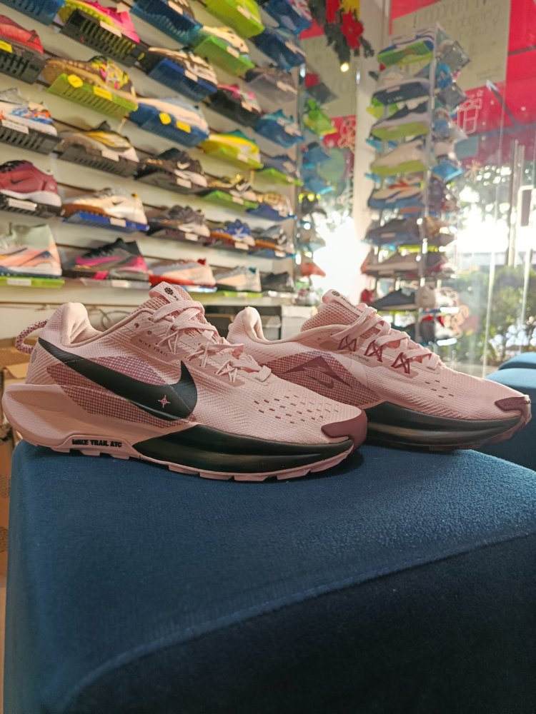 NIKE TRAIL 38