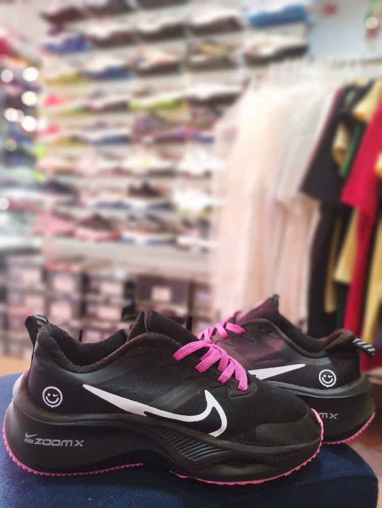 NIKE ZOOM X 39