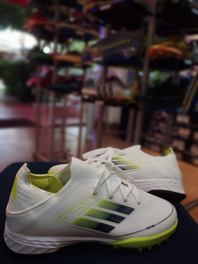 ADIDAS VERDES 35