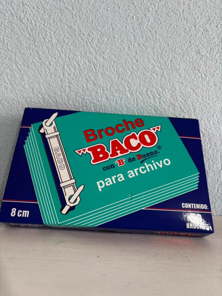 Broche baco