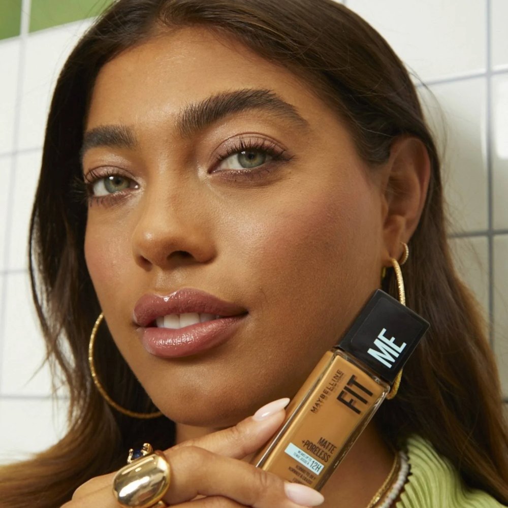 Base de maquillaje Fit Me Matte + Poreless MAYBELLINE
